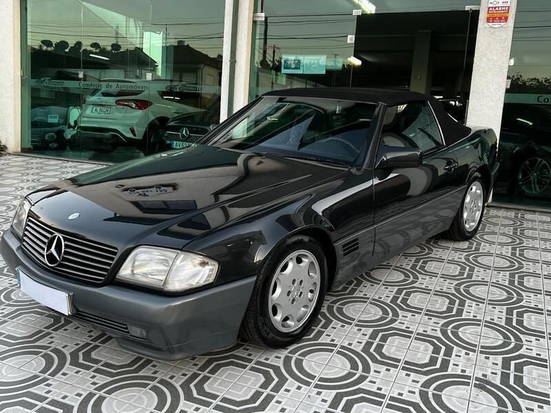 Cinzento cinzento Usado 1992 Mercedes SL300 Citadino | € 25.000 - Imagem 1/4