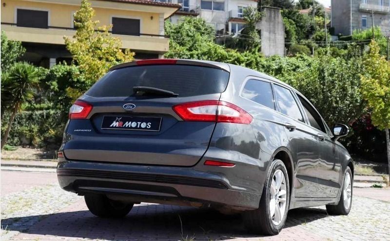 Usado Ford Mondeo 150 HP (110 kW) 2014 Cinzento Carrinha
