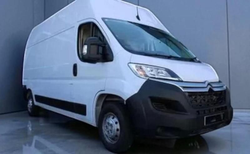 Branco Usado 2023 Citroën Jumper Monovolume | € 23.400 (Preço justo) - Imagem 1/4