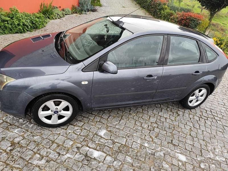Usado 2005 Ford Focus Sedan | € 4.150 (Preço justo) - Imagem 1/4