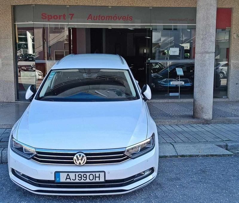 Branco Usado 2017 VW Passat Highline Carrinha | € 13.990 (Preço justo) - Imagem 1/4