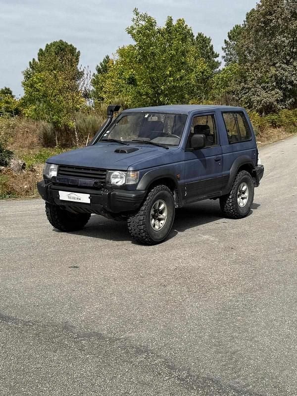 Azul Usado 1992 Mitsubishi Pajero SUV | € 7.750 - Imagem 1/4