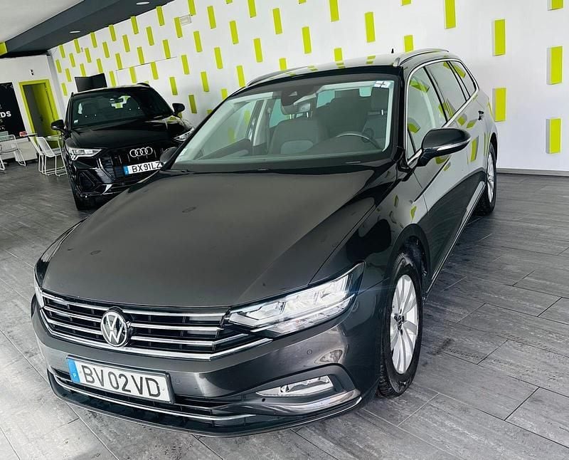 Cinza Usado 2021 VW Passat Elegance Sedan | € 19.900 (Preço justo) - Imagem 1/4