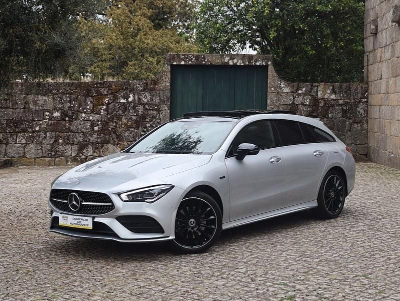 Cinza Usado 2021 Mercedes CLA250e AMG line Sedan | € 32.900 (Caro) - Imagem 1/4