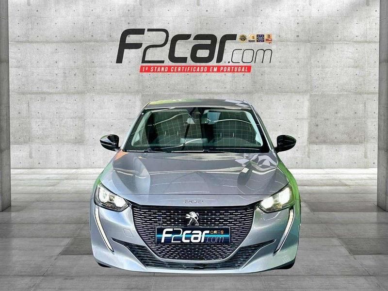 Usado Peugeot e-208 100 kW (136 HP) 2023 Cinzento Citadino