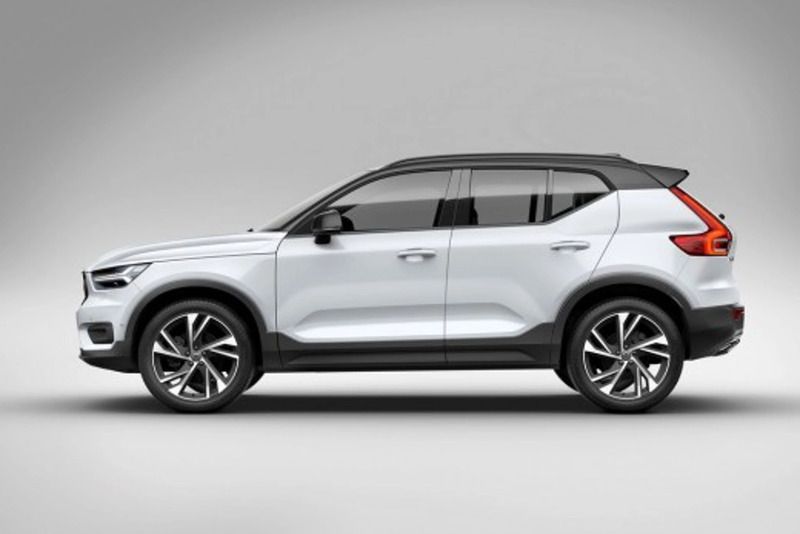 Cinzento Usado 2019 Volvo XC40 Momentum SUV | € 28.490 (Preço justo) - Imagem 1/4
