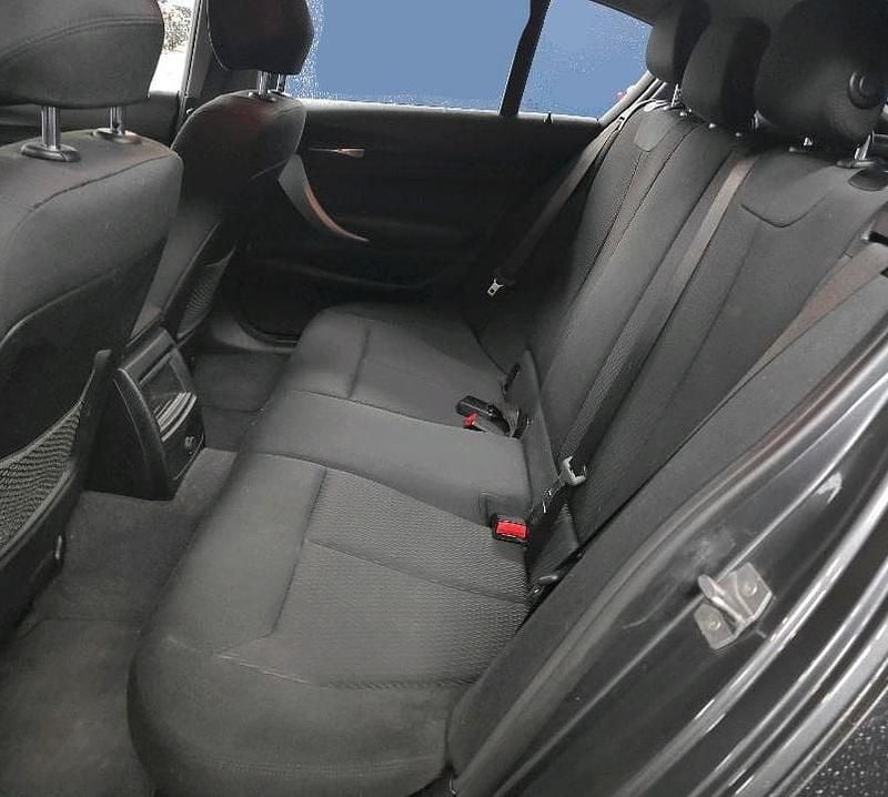 Usado BMW 116 Advantage 116 HP (85 kW) 2019 Cinzento Citadino