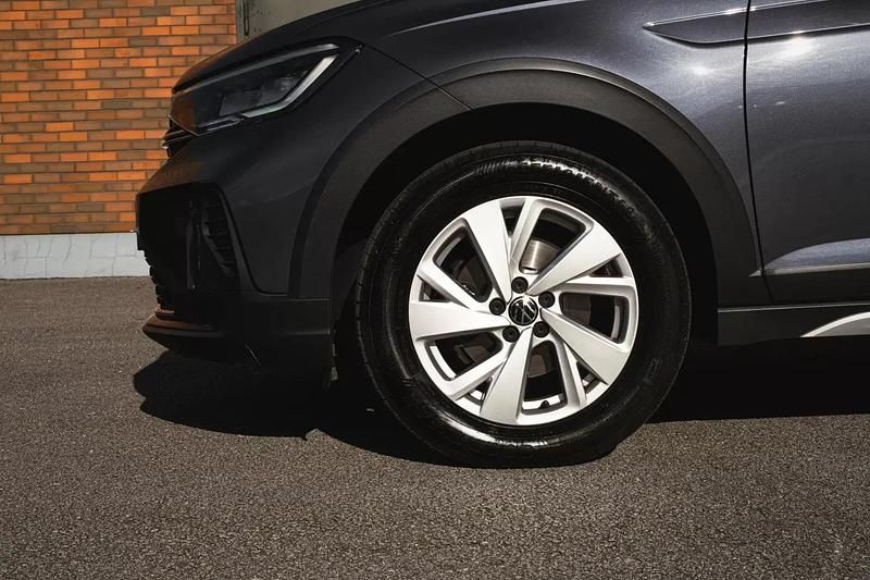 Usado VW Taigo 95 HP (69 kW) 2024 Cinzento SUV