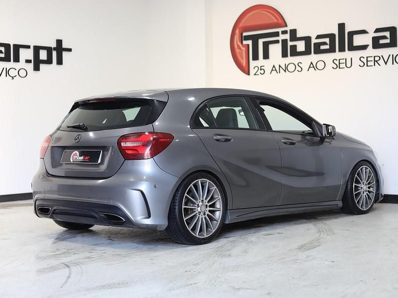 Usado Mercedes A180 AMG line 109 HP (80 kW) 2016 Cinza