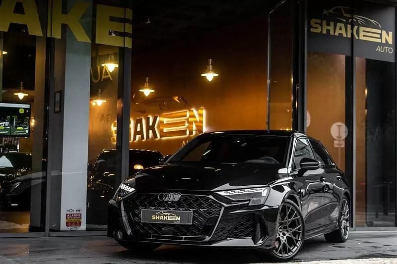 Preto Usado 2025 Audi RS3 Sportback Citadino | € 86.900 - Imagem 1/4