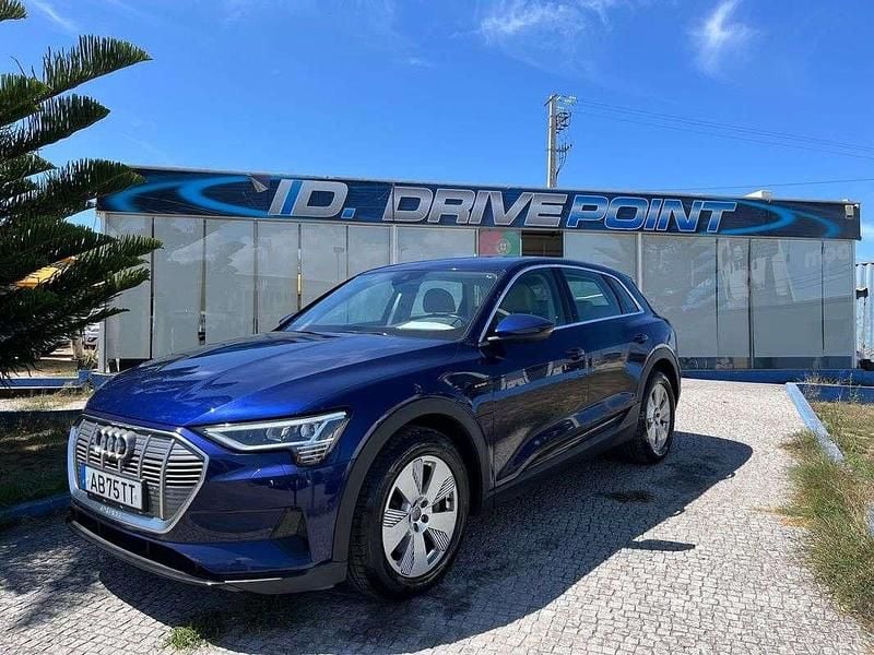 Azul Usado 2020 Audi e-tron SUV | € 29.900 (Super Preço) - Imagem 1/4