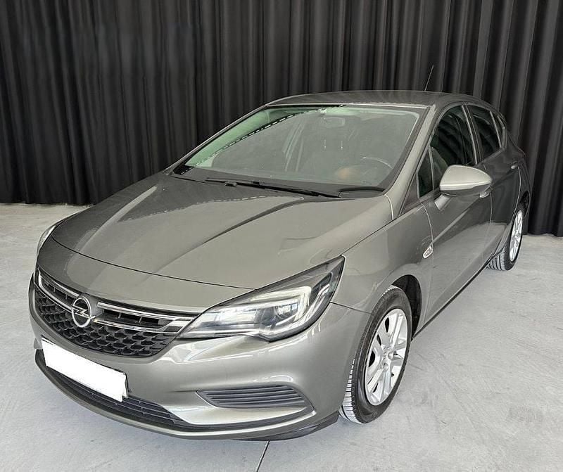 Usado Opel Astra Innovation 105 HP (77 kW) 2019 Cinzento Citadino