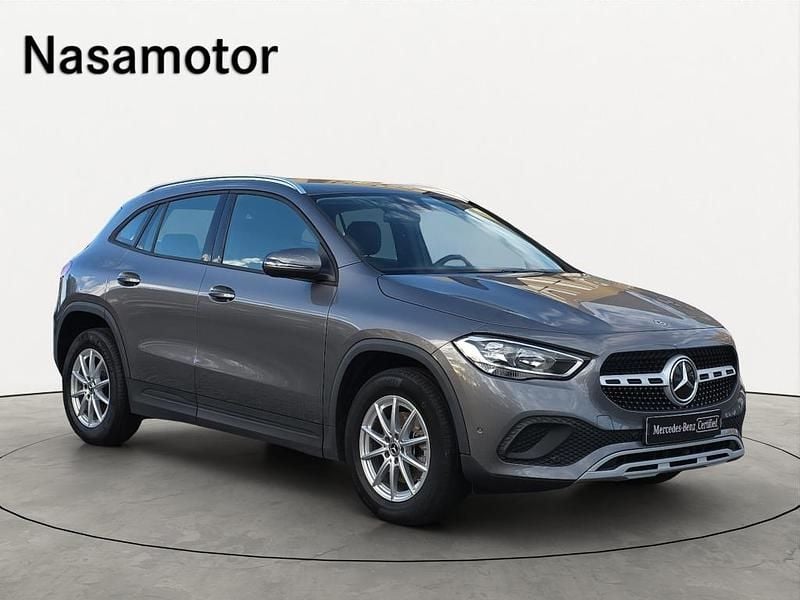 Branco Usado 2022 Mercedes GLA180 SUV | € 38.900 (Bom preço) - Imagem 1/4