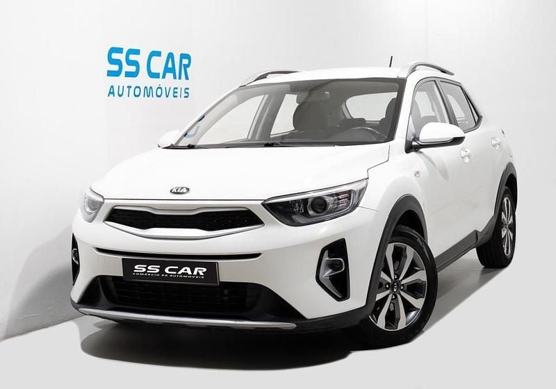 Branco Usado 2021 Kia Stonic LX SUV | € 12.490 (Bom preço) - Imagem 1/4