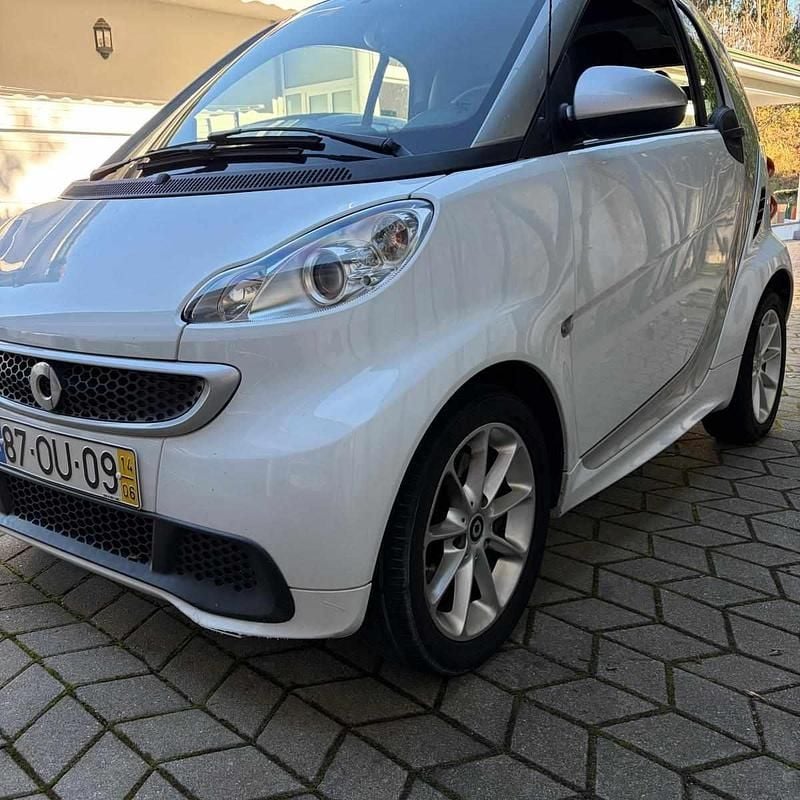 Branco Usado 2014 Smart ForTwo Coupé Coupé | € 6.750 (Bom preço) - Imagem 1/4