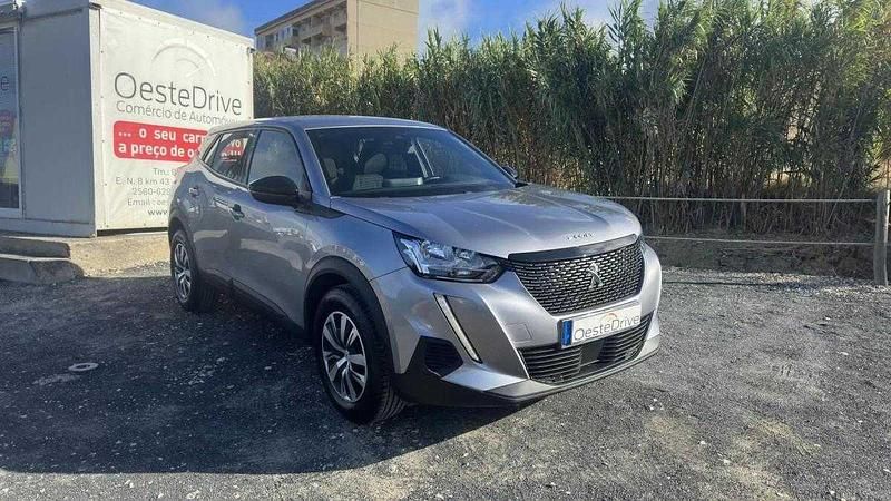 Usado Peugeot 2008 Active 102 HP (75 kW) 2023 Cinza prata SUV