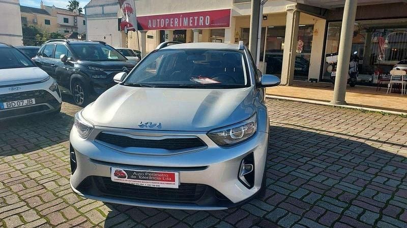 Cinzento Usado 2022 Kia Stonic SUV | € 14.900 (Preço elevado) - Imagem 1/4