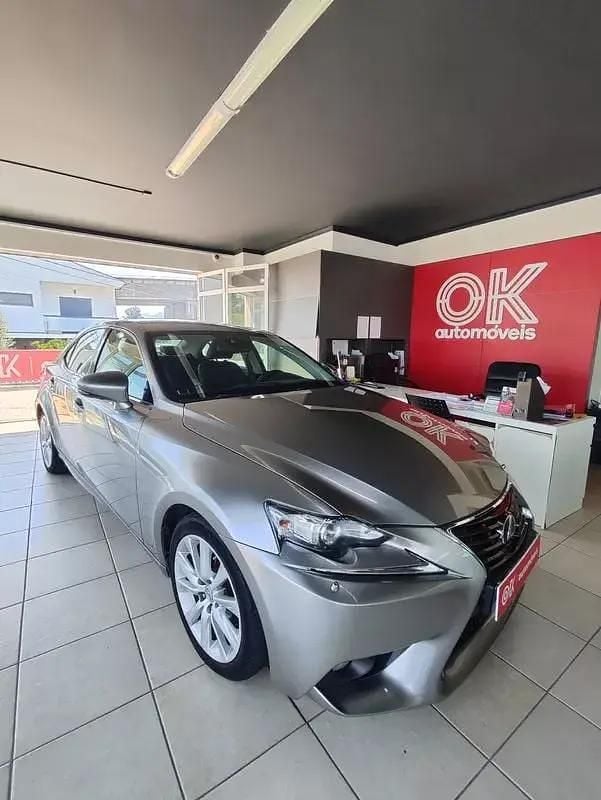 Usado Lexus IS300h Executive Line 223 HP (164 kW) 2013 Cinzento Sedan