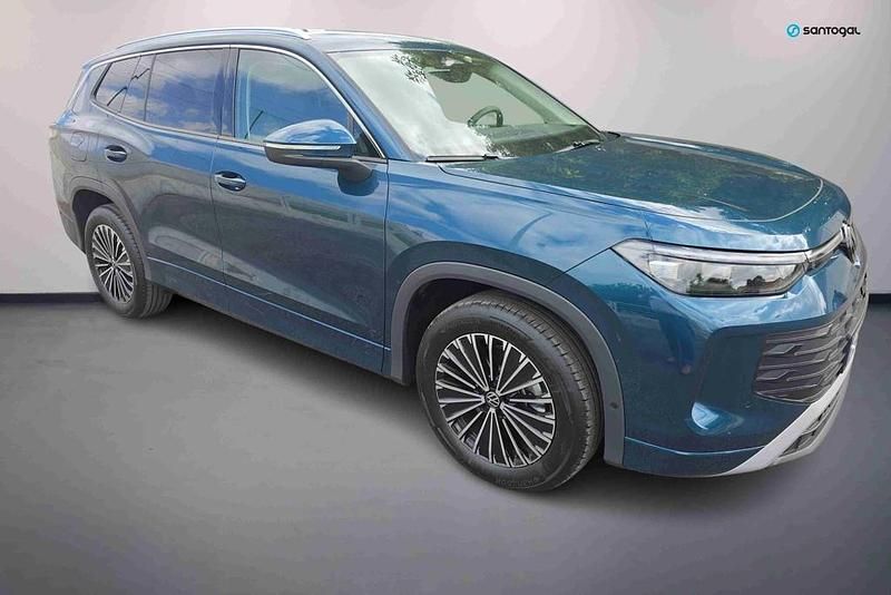 Azul Usado 2025 VW Tayron SUV | € 47.990 - Imagem 1/4