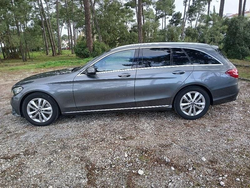 Usado Mercedes C200 160 HP (117 kW) 2020 Sedan