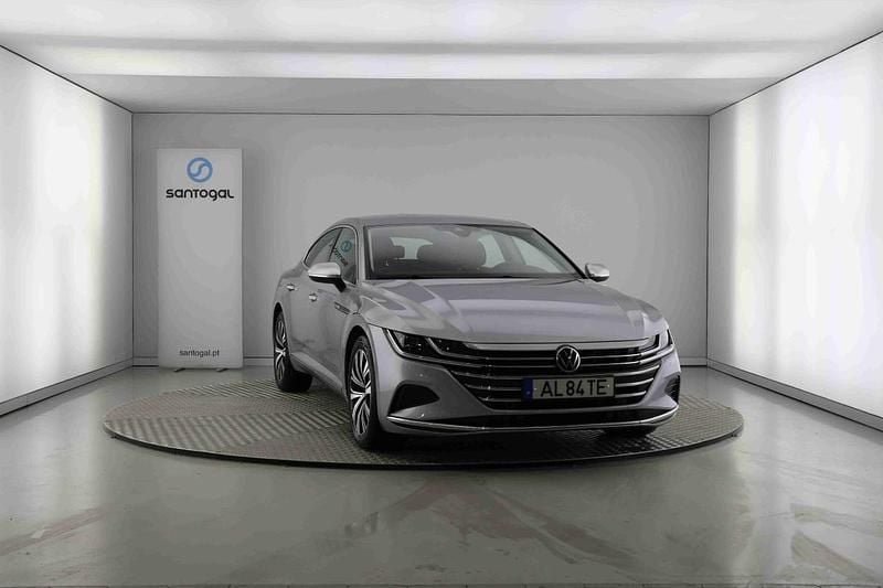 Usado VW Arteon Elegance 150 HP (110 kW) 2021 Cinzento Citadino