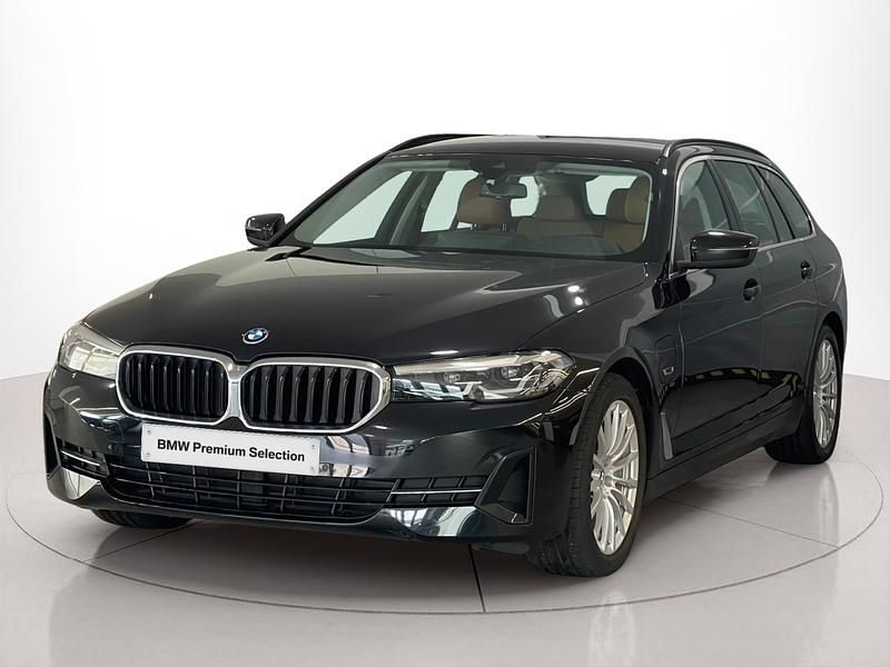 Usado 2022 BMW 530e Carrinha | € 41.900 (Bom preço) - Imagem 1/4