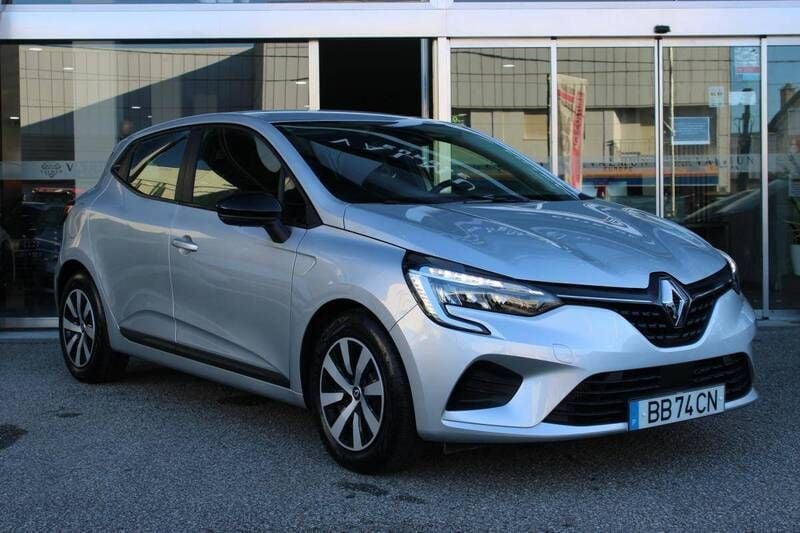 Cinzento Usado 2023 Renault Clio V Evolution Citadino | € 15.900 (Bom preço) - Imagem 1/4