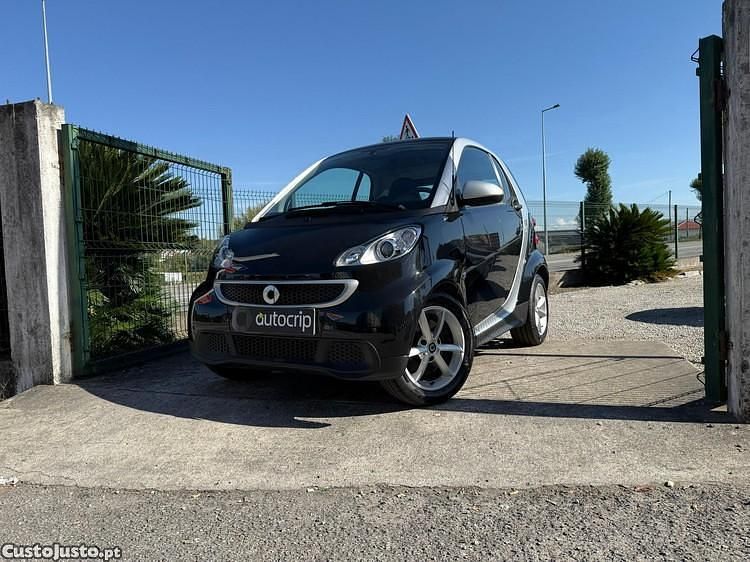 Preto Usado 2013 Smart ForTwo Coupé Passion Coupé | € 7.610 (Preço justo) - Imagem 1/1