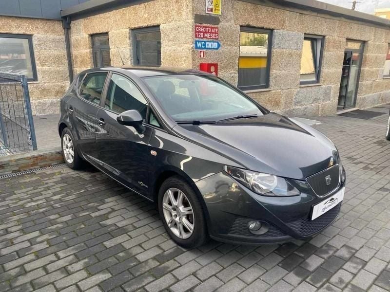 Cinzento Usado 2012 Seat Ibiza Copa Citadino | € 8.250 (Preço justo) - Imagem 1/4