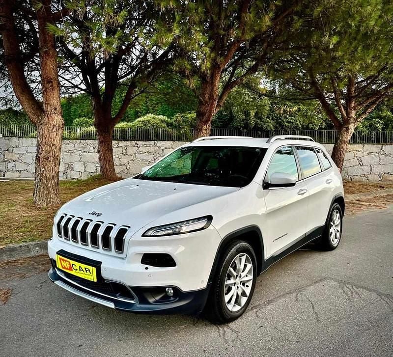 Branco Usado 2018 Jeep Cherokee SUV | € 24.000 - Imagem 1/4