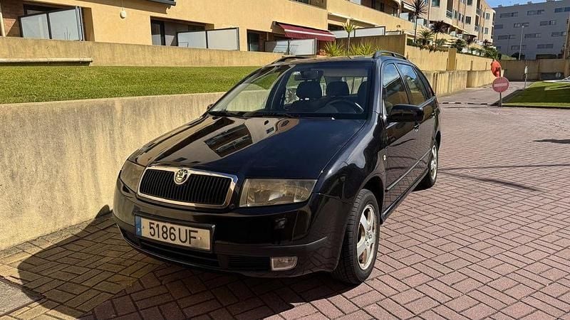 Usado 2002 Skoda Fabia Carrinha | € 2.500 - Imagem 1/4