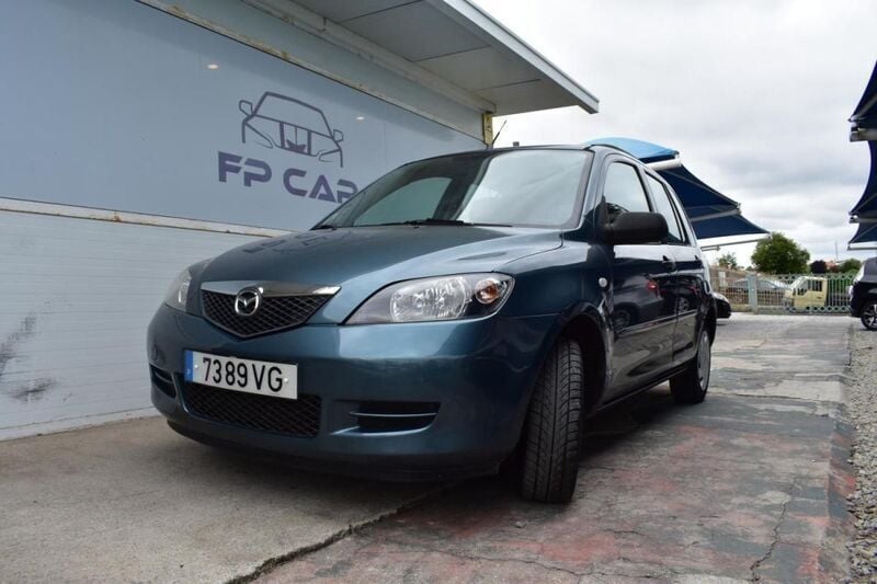 Verde Usado 2003 Mazda 2 | € 2.650 - Imagem 1/4