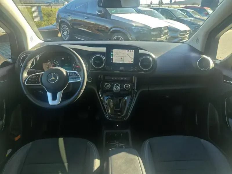 Usado Mercedes 180 116 HP (85 kW) 2024 Azul Sedan