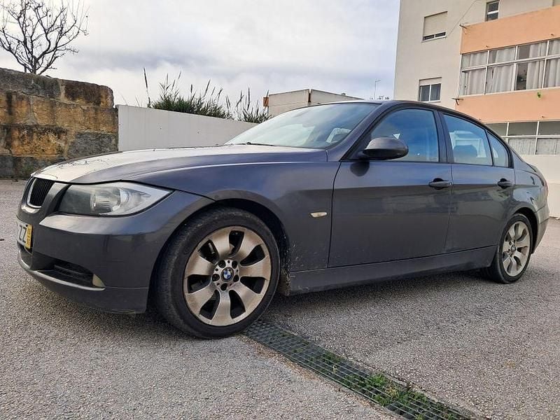 Usado 2005 BMW 320 Sedan | € 5.500 (Preço justo) - Imagem 1/4