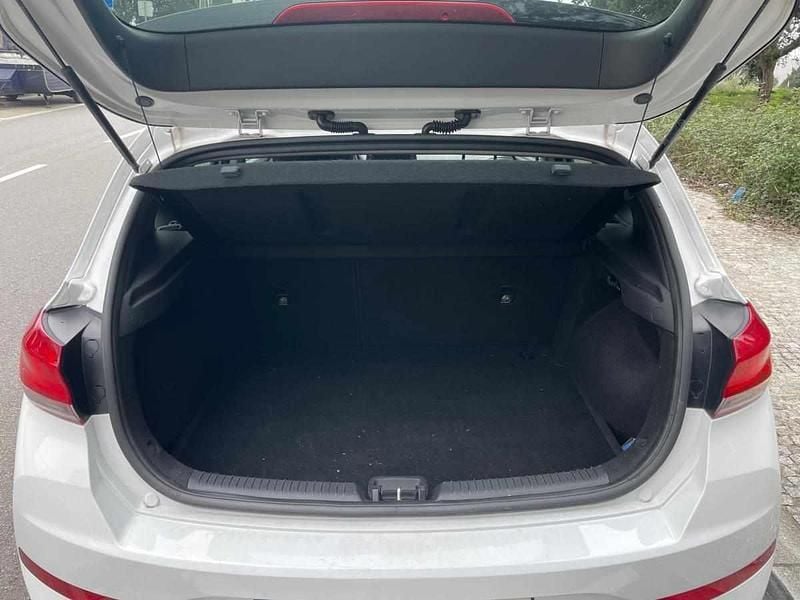 Usado Hyundai i30 120 HP (88 kW) 2021 Branco Citadino