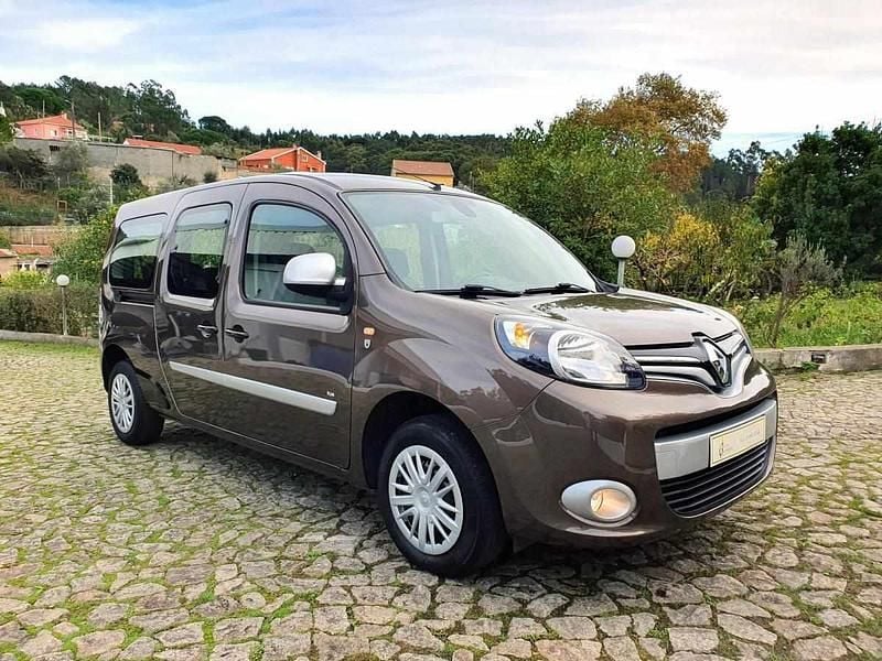Usado Renault Kangoo Intens 110 HP (80 kW) 2017 Castanho Sedan
