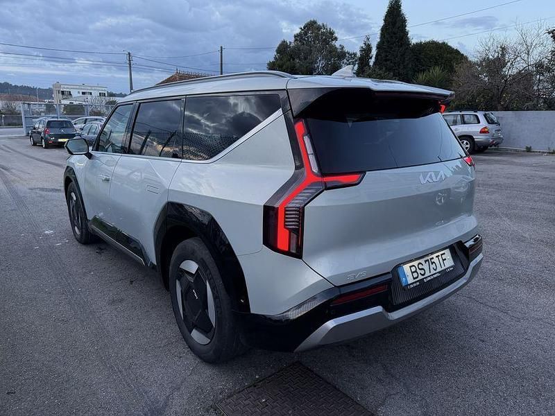 Usado Kia EV9 First Edition 150 kW (205 HP) 2025 SUV