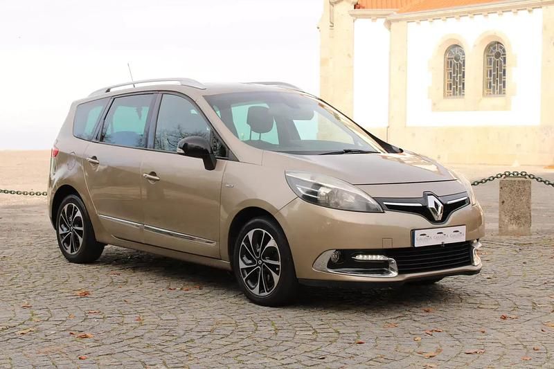 Castanho Usado 2014 Renault Grand Scénic III Bose Edition Monovolume | € 8.500 (Super Preço) - Imagem 1/4