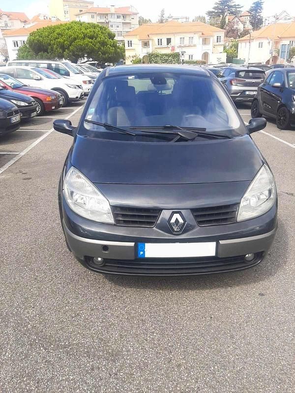 Cinzento Usado 2006 Renault Scénic II Monovolume | € 2.500 (Bom preço) - Imagem 1/4