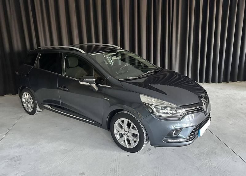 Usado Renault Clio IV 90 HP (66 kW) 2017 Cinzento Carrinha