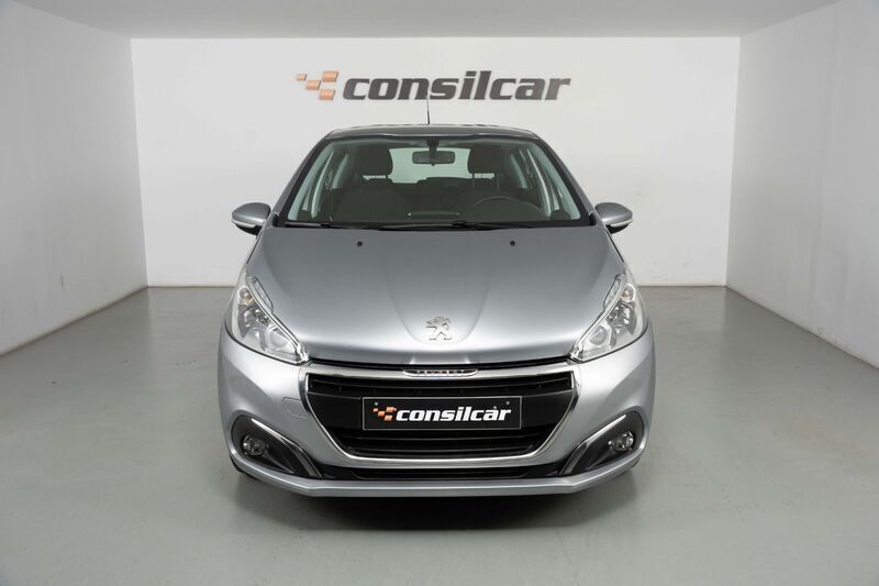 Cinza Usado 2019 Peugeot 208 Active Citadino | € 9.480 (Super Preço) - Imagem 1/4