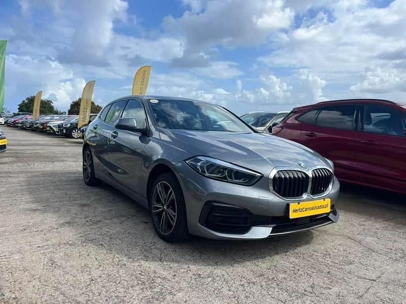 Cinza Usado 2023 BMW 116 Sport Line Citadino | € 26.990 (Preço justo) - Imagem 1/4