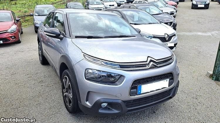 Usado Citroën C4 Cactus Comfort 110 HP (80 kW) 2020 Cinza Citadino