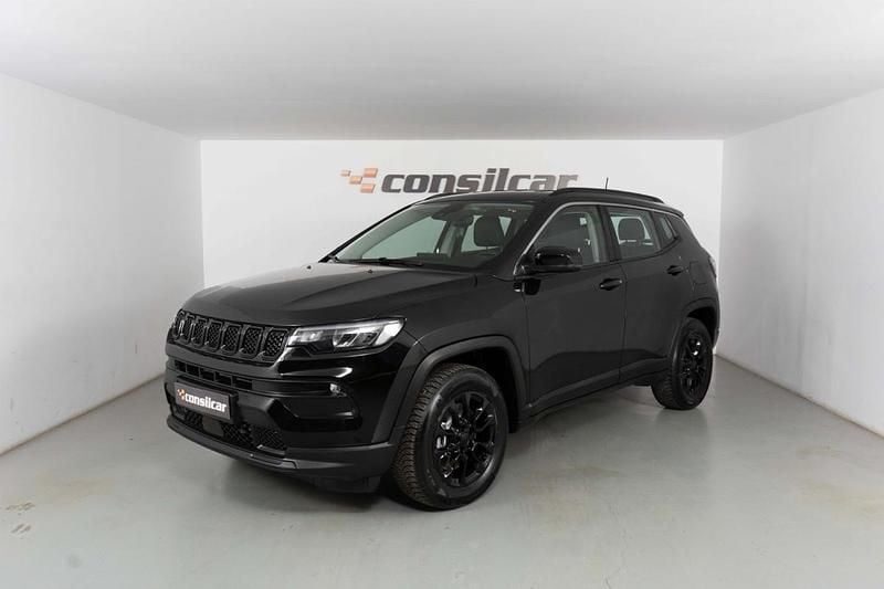 Preto Usado 2021 Jeep Compass Longitude SUV | € 22.980 - Imagem 1/4