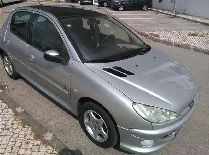 Usado 2004 Peugeot 206 Sedan | € 2.250 (Preço justo) - Imagem 1/4