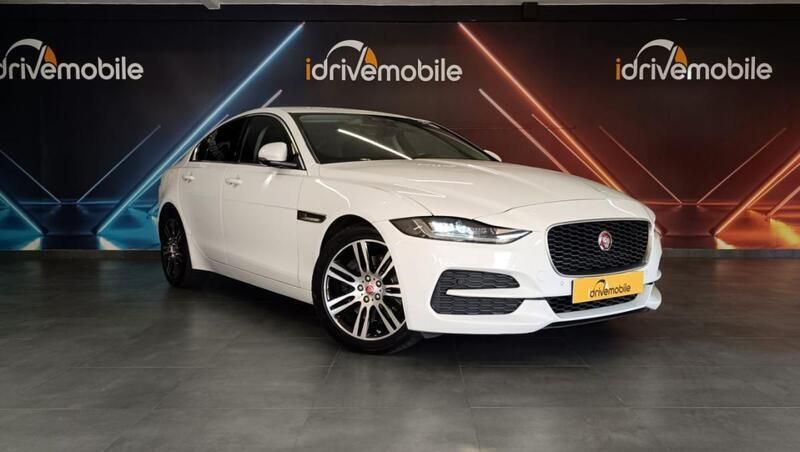Branco Usado 2019 Jaguar XE Prestige Sedan | € 26.900 - Imagem 1/4