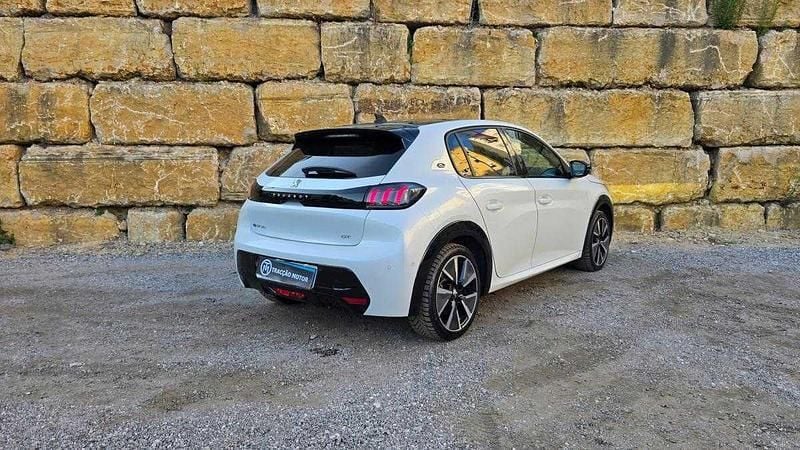 Branco Usado 2021 Peugeot e-208 GT Citadino | € 19.950 (Preço justo) - Imagem 1/1