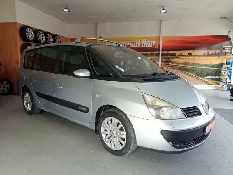 Cinza Usado 2004 Renault Espace Monovolume | € 5.900 - Imagem 1/4