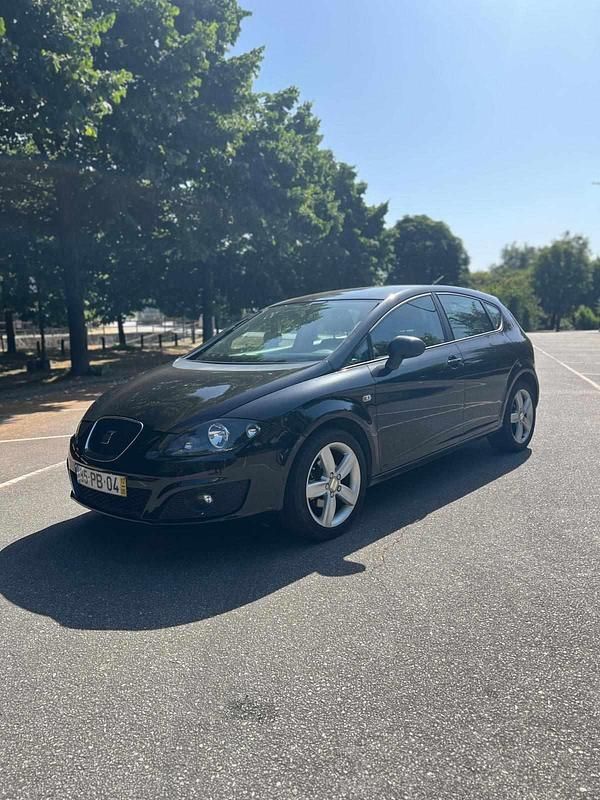 Preto Usado 2010 Seat Leon | € 8.000 (Preço justo) - Imagem 1/4
