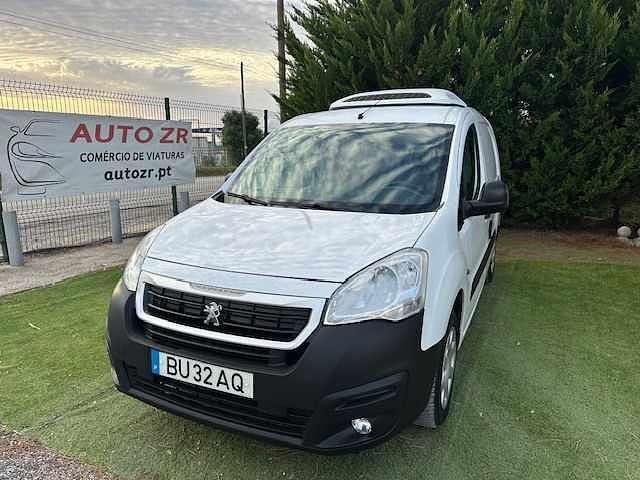 Branco Usado 2018 Peugeot Partner Monovolume | € 15.900 (Caro) - Imagem 1/4